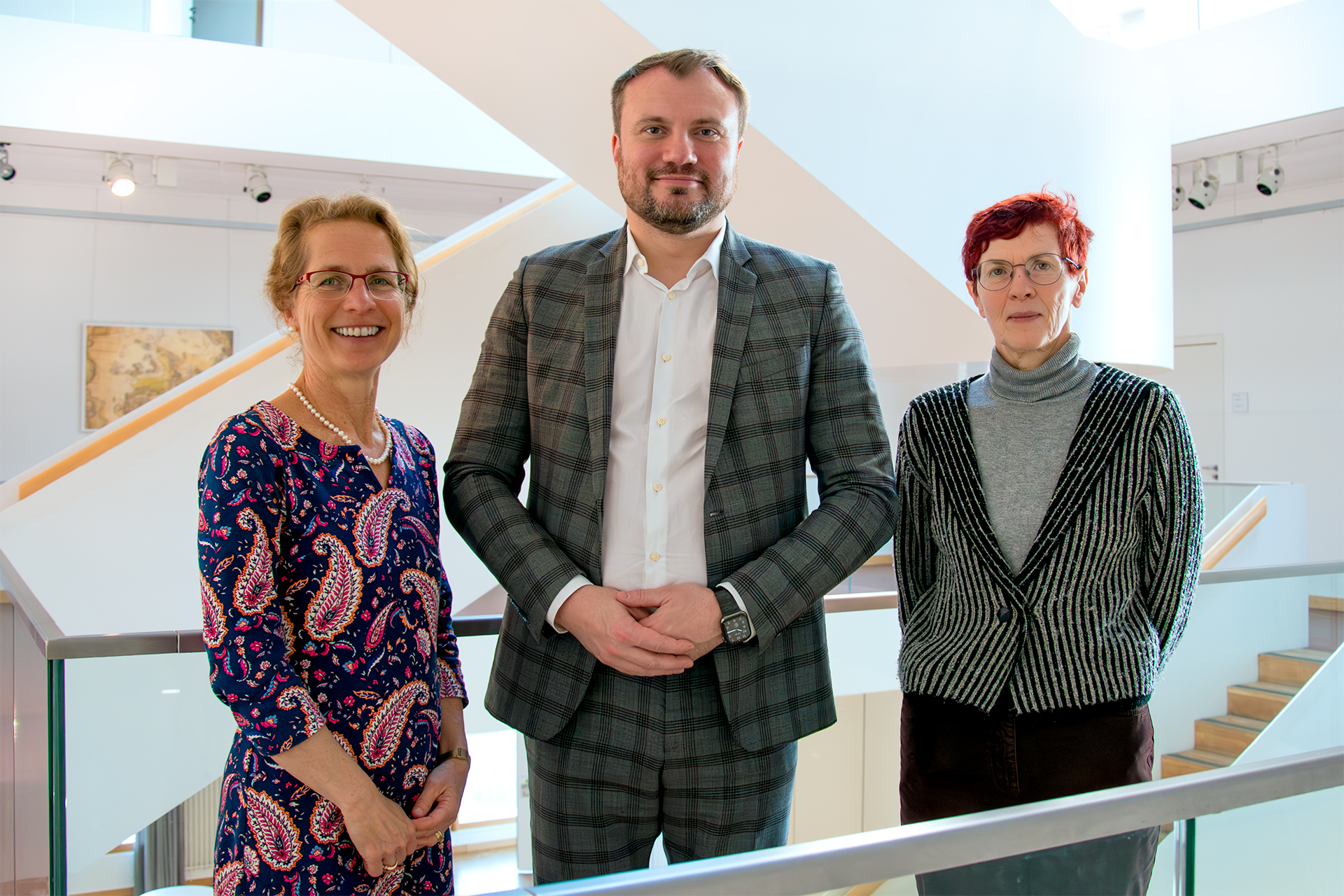 Minister Daniel Keller zu Besuch am Fraunhofer IZI-BB